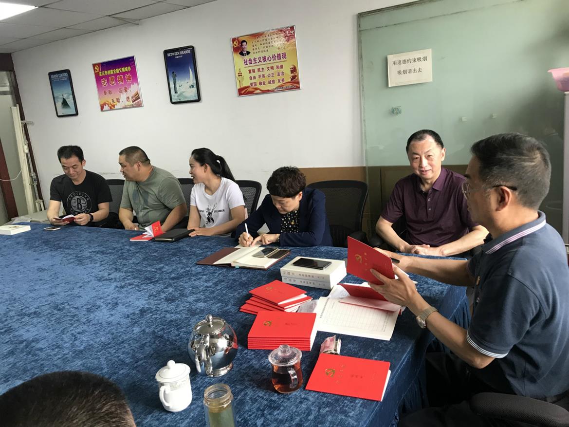 4E5B9C93E2406D1AC2A3A9474F927EC3_meitu_5