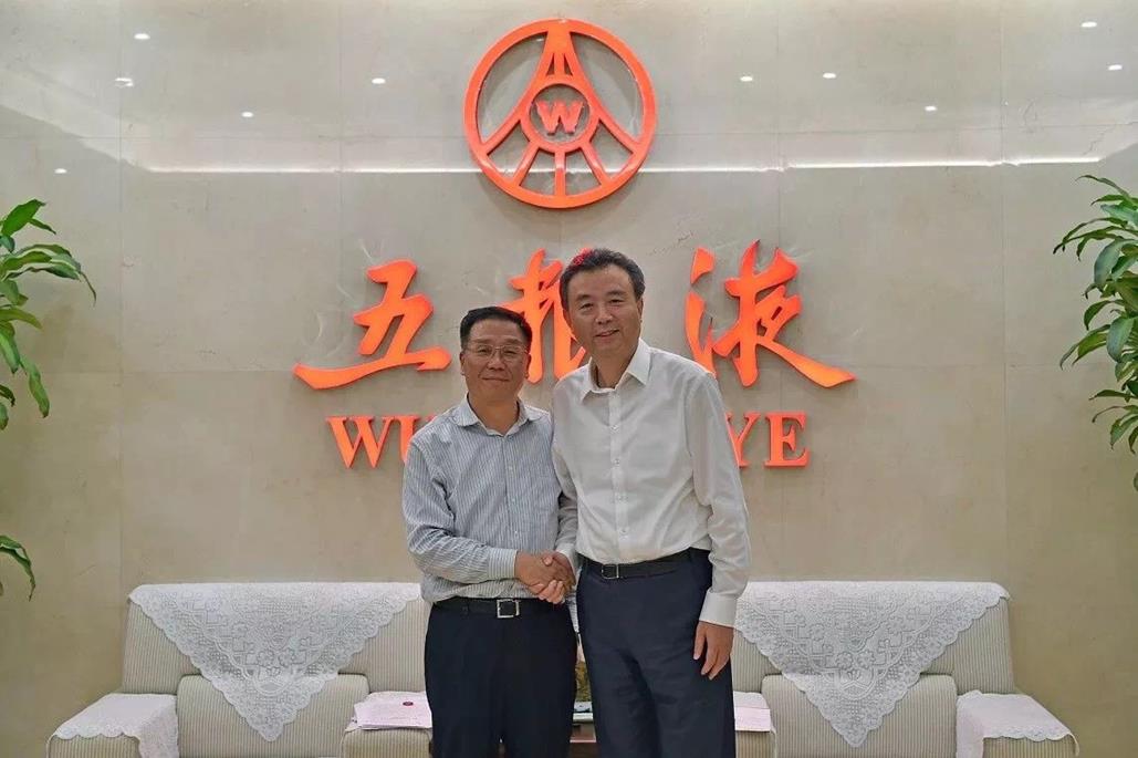 FFA118DD9530C2C2B17F0C0598D8C5B3